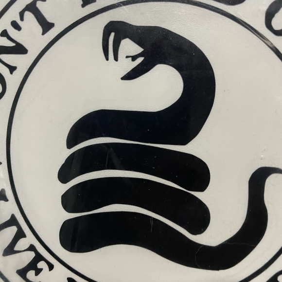 Don’t Tread On Me Round Sticker 1 Pc New - Picture 3 of 3